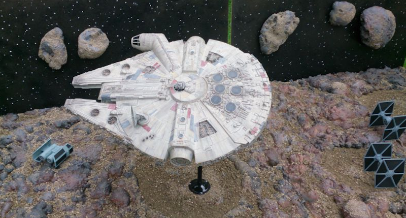 Illustration for article titled Esta exposición de Star Wars creada por un grupo de fans es una increíble obra de arte